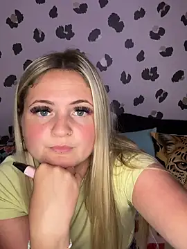 Snapshot of Juicy_BabeXo chatting on 07-18-26, 08:56 Juicy BabeXo online show from 07-18-26, 08:56