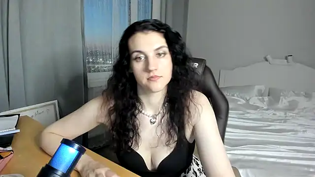 Avelinatt online show from 07-13-26, 09:06