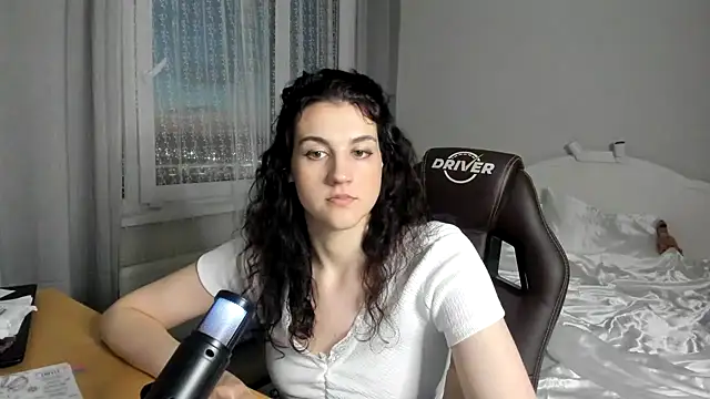 Avelinatt online show from 07-16-26, 09:21