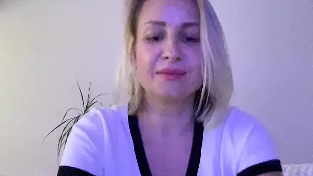 Delissaxx online show from 06-24-26, 07:46