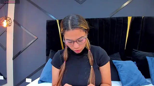 esther xo online show from 07-01-26, 04:36