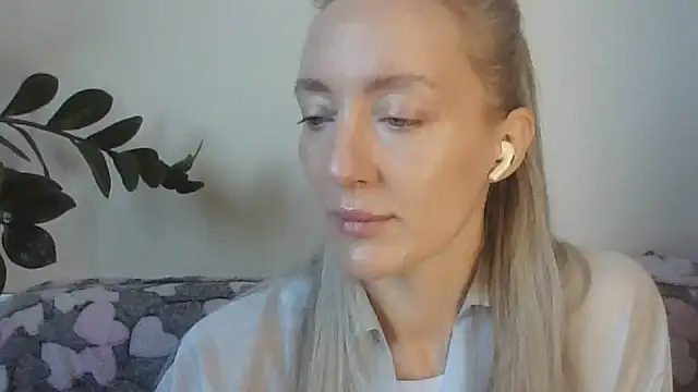 Taneliace online show from 06-23-26, 04:21