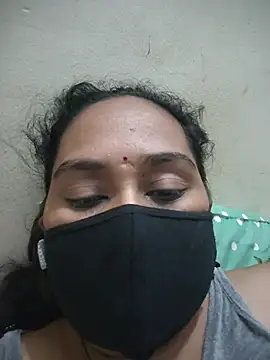 Snapshot of Lundpakadu chatting on 07-13-26, 01:36 Lundpakadu online show from 07-13-26, 01:36