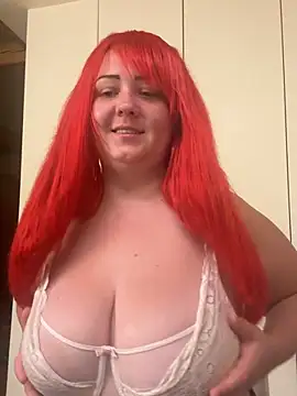 Snapshot of Liliabuton chatting on 07-18-26, 11:30 Liliabuton online show from 07-18-26, 11:30
