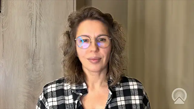 Snapshot of Linoria chatting on 06-23-26, 05:00 Linoria online show from 06-23-26, 05:00