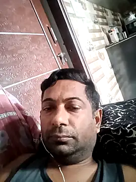 Snapshot of Anyone_143 chatting on 07-10-26, 04:39 Anyone 143 online show from 07-10-26, 04:39