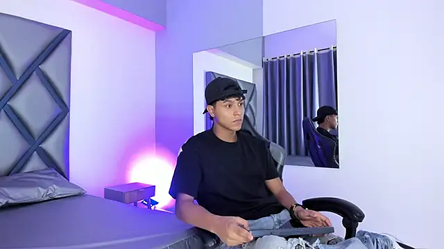 sebastiann 04 online show from 06-26-26, 06:56