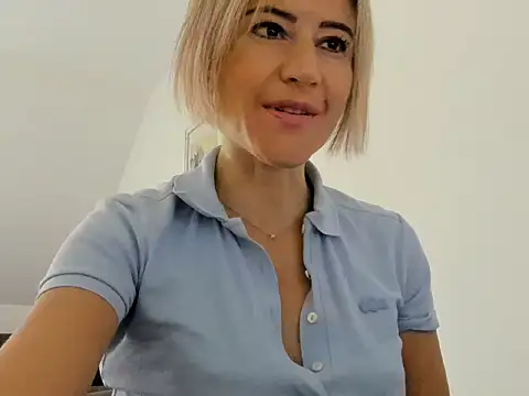 Snapshot of Ssoniaaa chatting on 09-12-25, 12:49 Ssoniaaa online show from 09-12-25, 12:49