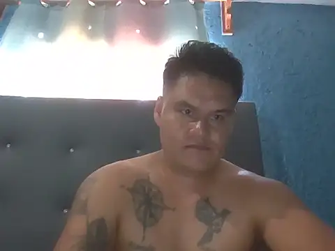 Snapshot of LatinoLeones chatting on 06-29-26, 10:21 LatinoLeones online show from 06-29-26, 10:21