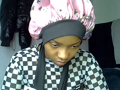 Snapshot of pretty_jaz chatting on 06-25-26, 06:29 pretty jaz online show from 06-25-26, 06:29