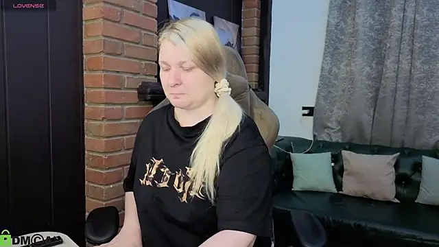 Snapshot of Ammy_Soon chatting on 06-26-26, 01:10 Ammy Soon online show from 06-26-26, 01:10