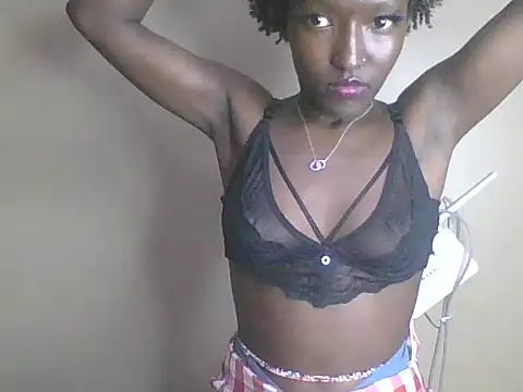 Snapshot of Keilay chatting on 06-29-26, 12:39 Keilay online show from 06-29-26, 12:39