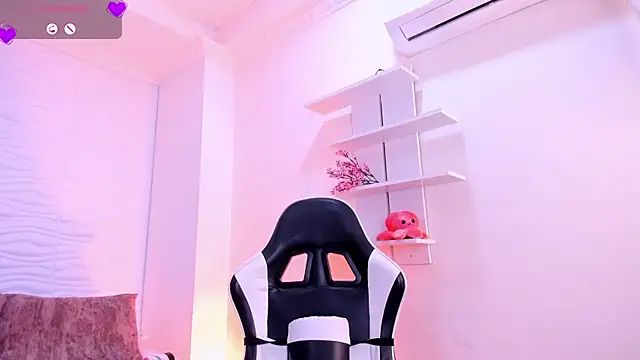 Snapshot of AylinLove_ chatting on 08-03-26, 11:26 AylinLove online show from 08-03-26, 11:26
