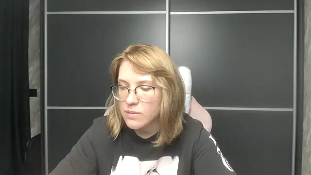 Reginasmilee online show from 02-11-25, 07:02