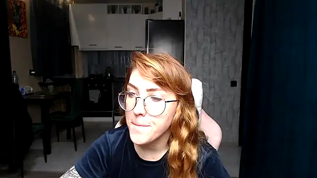 Reginasmilee online show from 11-16-25, 04:07