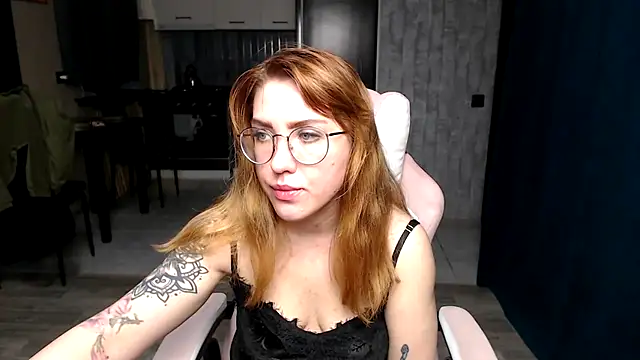 Reginasmilee online show from 11-19-25, 12:43