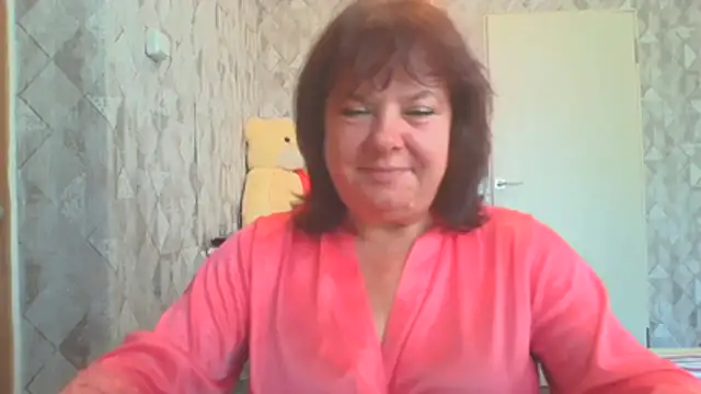 Snapshot of HannahAna39 chatting on 08-07-26, 06:37 HannahAna39 online show from 08-07-26, 06:37