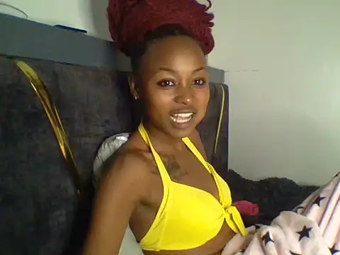 Snapshot of Prettyquueen chatting on 07-22-26, 11:29 Prettyquueen online show from 07-22-26, 11:29