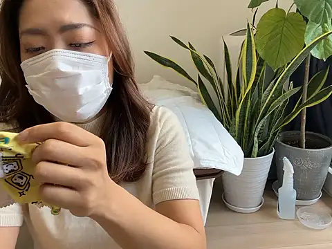 Snapshot of mochiko_mck chatting on 07-19-26, 01:42 mochiko mck online show from 07-19-26, 01:42