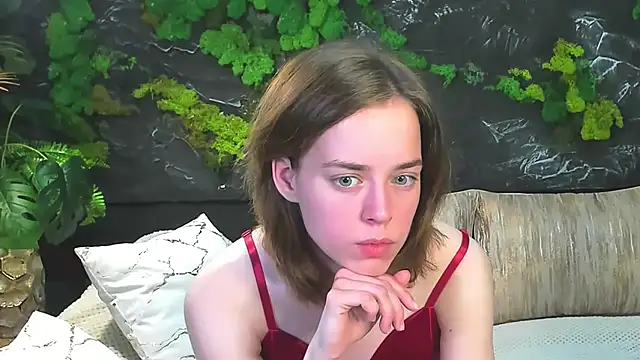 Lana Wintour online show from 06-25-26, 04:00