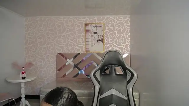 LauraKail ch online show from 06-25-26, 03:06