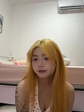 yaoyao520-18girl online show from 06-26-26, 11:36
