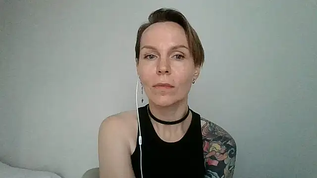 SunKissedxx online show from 06-25-26, 03:49