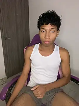 Snapshot of Fabi_Granado chatting on 06-26-26, 05:01 Fabi Granado online show from 06-26-26, 05:01