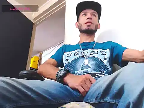 Snapshot of WOLFMONSTERDICK chatting on 07-10-26, 08:33 WOLFMONSTERDICK online show from 07-10-26, 08:33
