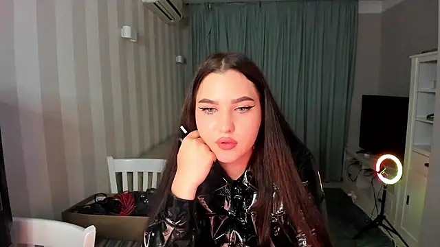 LatexDominatrix online show from 07-01-26, 10:20
