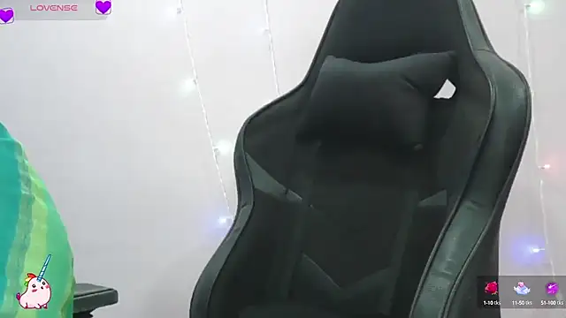 Trishas Stream online show from 02-03-25, 08:46