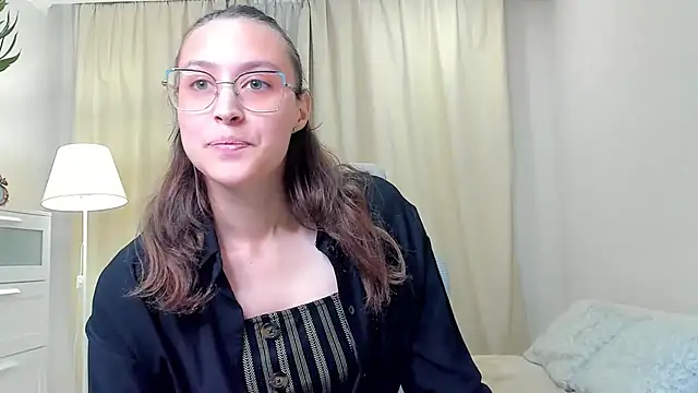 VivianCoskrey online show from 06-30-26, 03:57