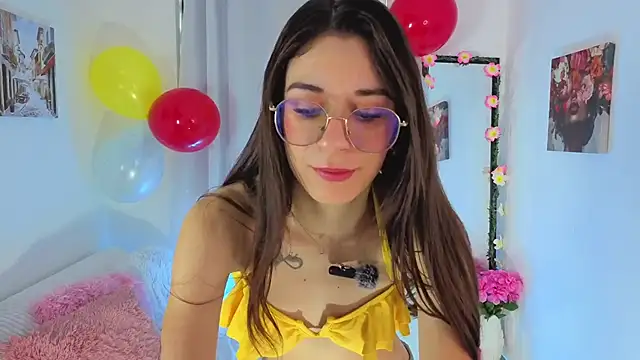 Snapshot of Liiaa__7 chatting on 07-03-26, 02:01 Liiaa 7 online show from 07-03-26, 02:01