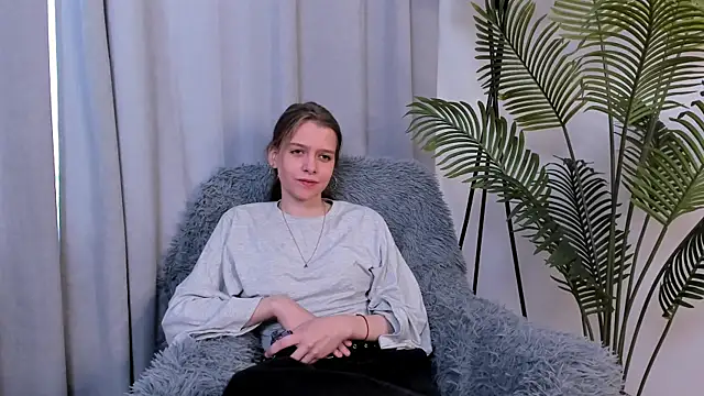 Snapshot of JeneeIckert chatting on 07-03-26, 12:00 JeneeIckert online show from 07-03-26, 12:00