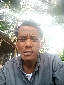 Snapshot of Younk001 chatting on 07-13-26, 02:47 Younk001 online show from 07-13-26, 02:47