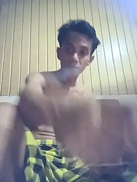 Snapshot of Younk001 chatting on 07-28-26, 04:39 Younk001 online show from 07-28-26, 04:39