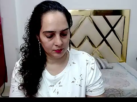 Snapshot of rebecamontero chatting on 07-06-26, 04:42 rebecamontero online show from 07-06-26, 04:42
