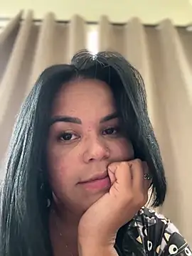 AliceStarshine online show from 11-18-25, 03:49