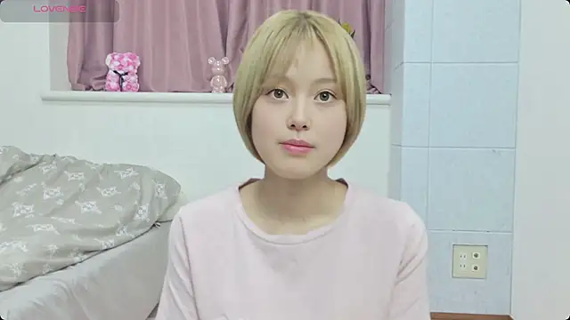 Snapshot of --momoka-- chatting on 07-13-26, 02:03 --momoka-- online show from 07-13-26, 02:03