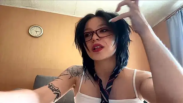 Snapshot of kriniavero chatting on 07-17-26, 02:13 kriniavero online show from 07-17-26, 02:13