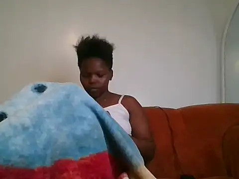 Snapshot of petite_shakes chatting on 07-08-26, 10:03 petite shakes online show from 07-08-26, 10:03
