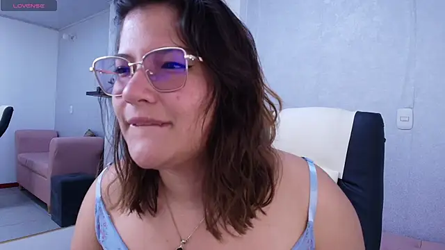 Lucero Angels online show from 07-08-26, 07:51