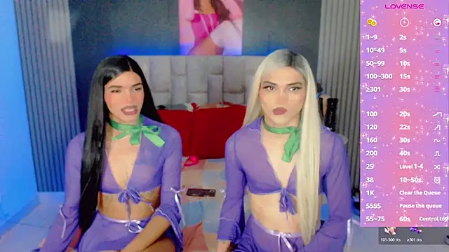Snapshot of Alisson_Evans- chatting on 07-07-26, 06:47 Alisson Evans- online show from 07-07-26, 06:47
