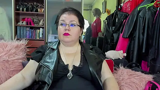 KaryQueen online show from 03-14-25, 04:40