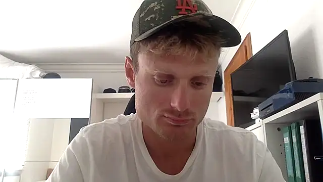 Snapshot of Nakedendurance1994 chatting on 07-11-26, 07:55 Nakedendurance1994 online show from 07-11-26, 07:55
