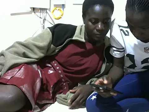 Snapshot of Ebony-Sha chatting on 07-10-26, 03:58 Ebony-Sha online show from 07-10-26, 03:58