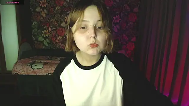 Snapshot of brandylamrane chatting on 07-10-26, 05:48 brandylamrane online show from 07-10-26, 05:48