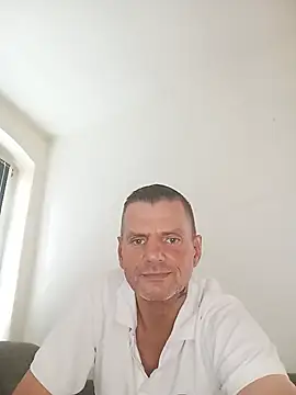 Snapshot of Mitchellhro80 chatting on 07-12-26, 01:24 Mitchellhro80 online show from 07-12-26, 01:24