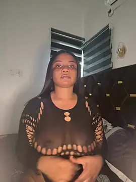 Snapshot of elle_28 chatting on 07-16-26, 12:55 elle 28 online show from 07-16-26, 12:55