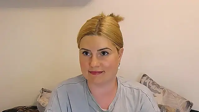 Snapshot of alisenties chatting on 06-28-26, 03:18 alisenties online show from 06-28-26, 03:18